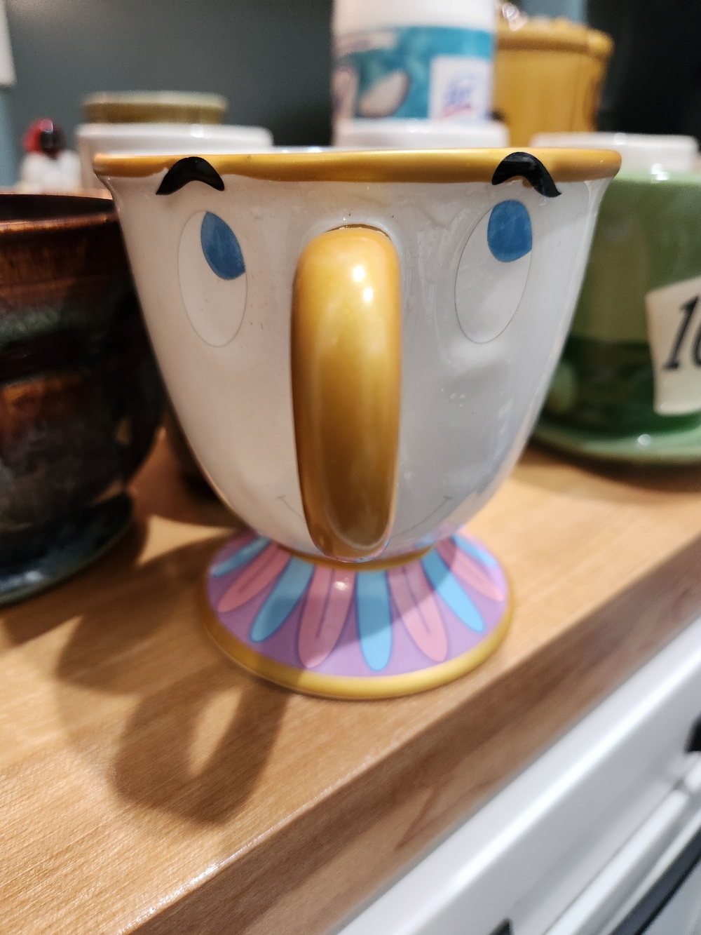 Decorative Ceramic Character Mug in White and Gold